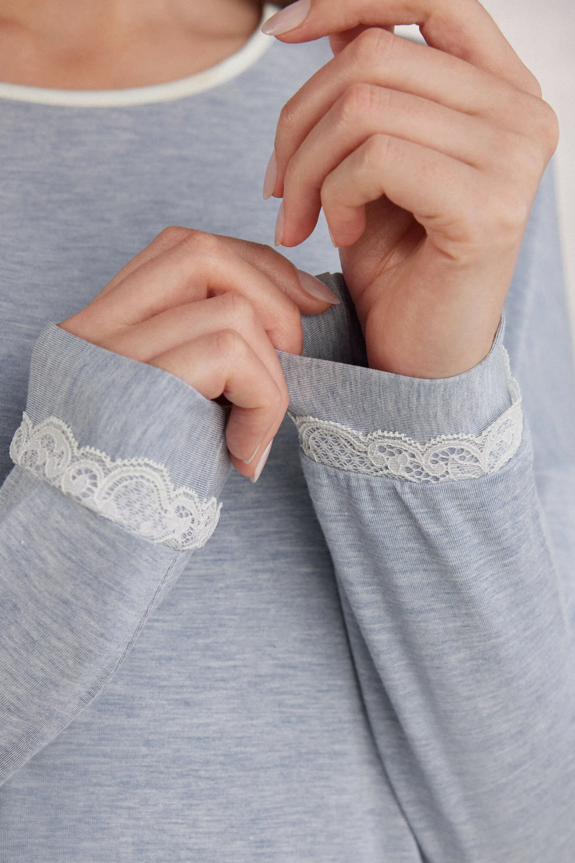 Intimissimi Camicia da Notte Lunga con Dettagli in Pizzo