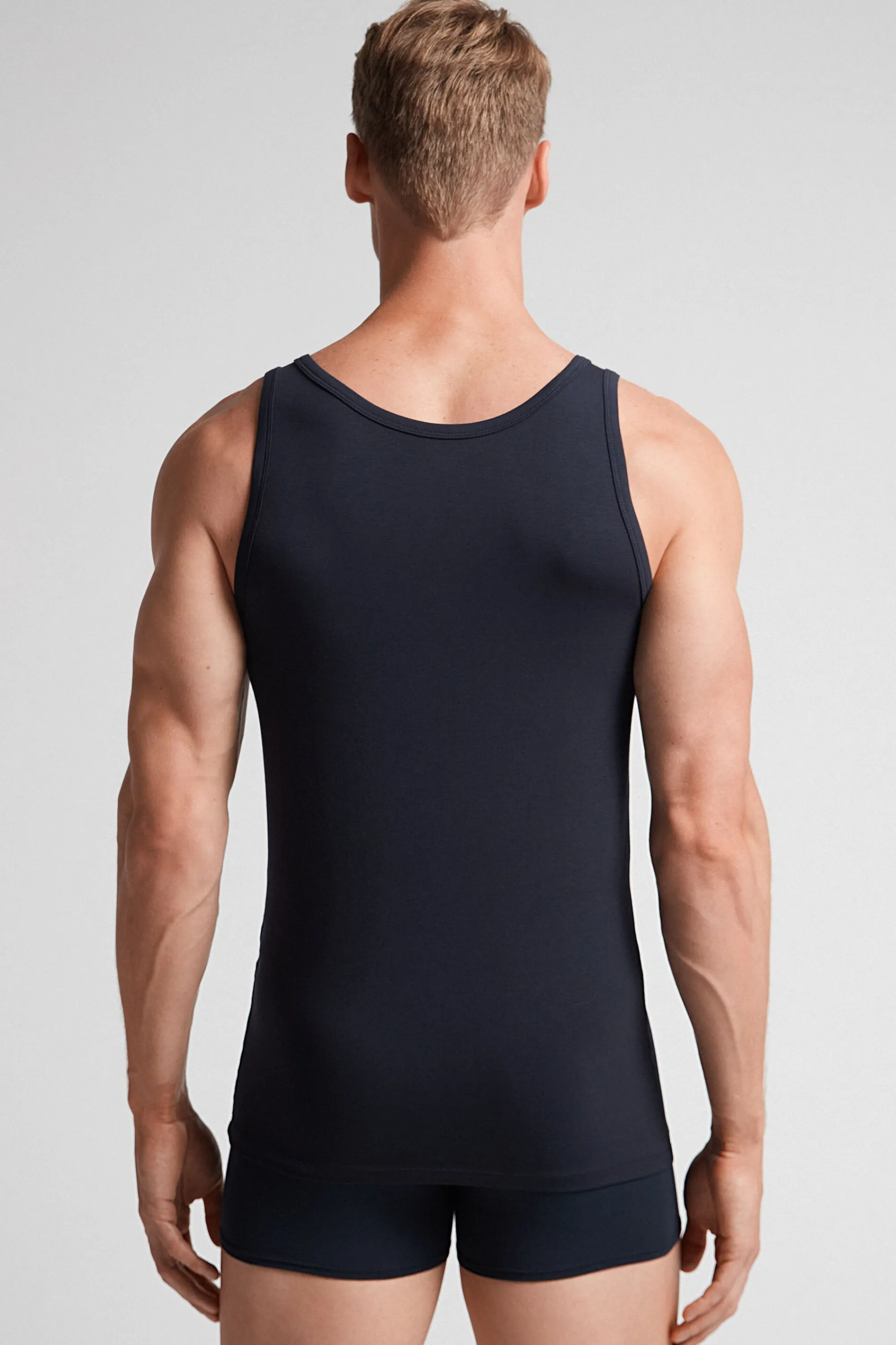 Intimissimi Canotta Smanicata con Collo Tondo in Cotone Superior Elasticizzato