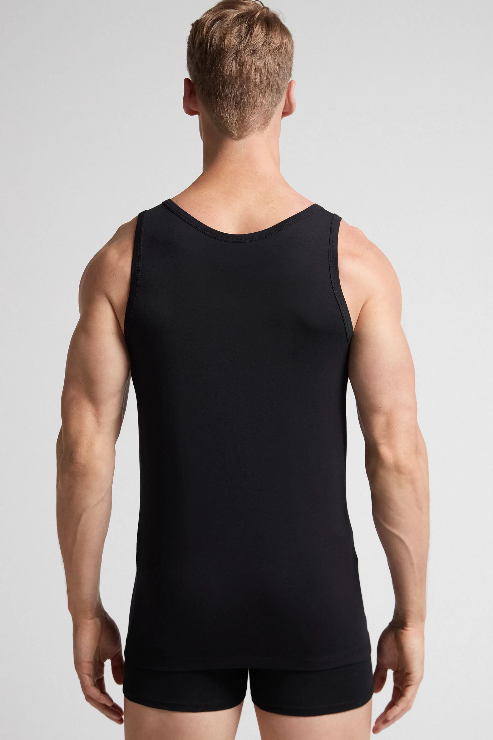 Intimissimi Canotta Smanicata con Collo Tondo in Cotone Superior Elasticizzato
