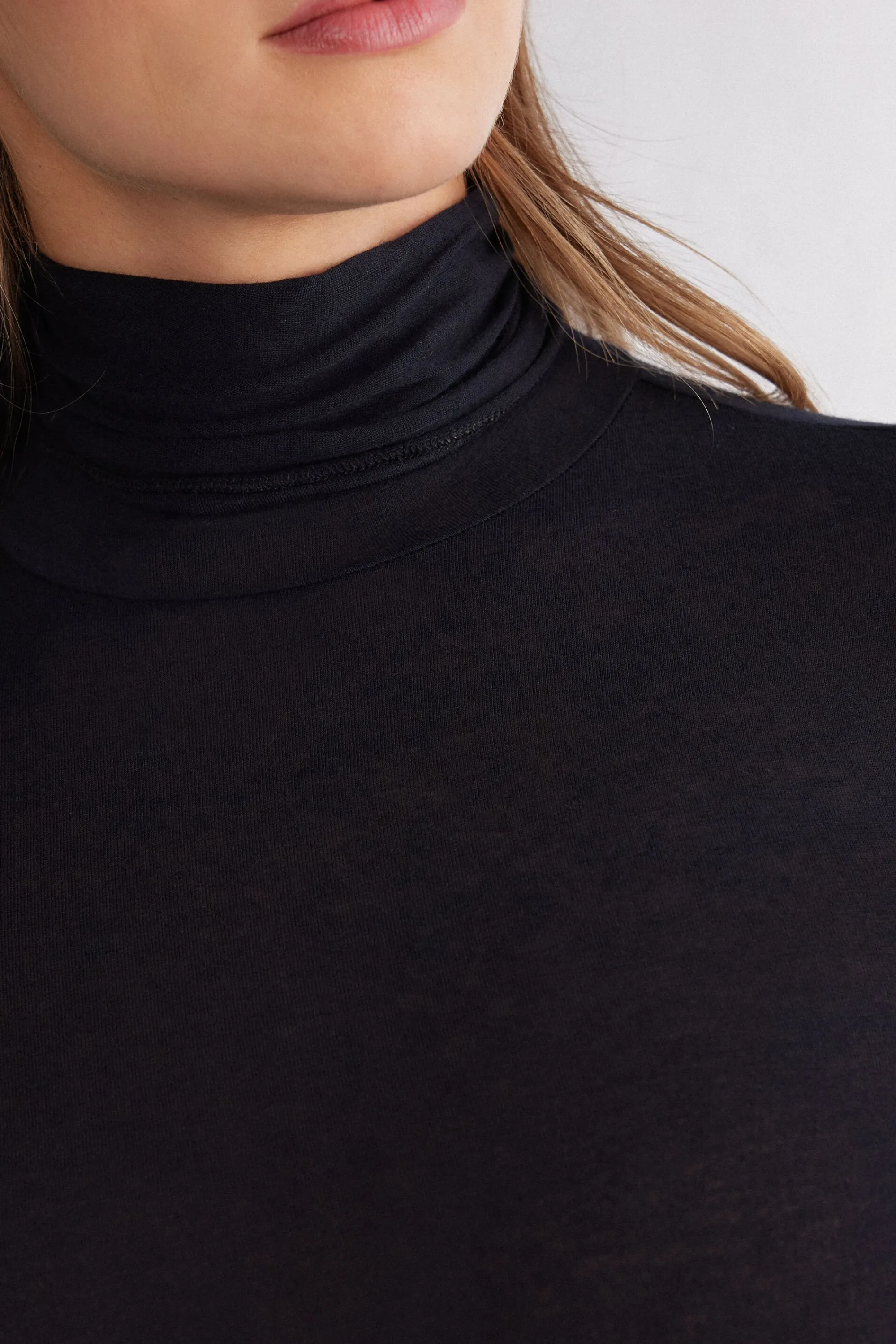 Intimissimi Maglia in Modal Ultralight con Cashmere Collo Alto