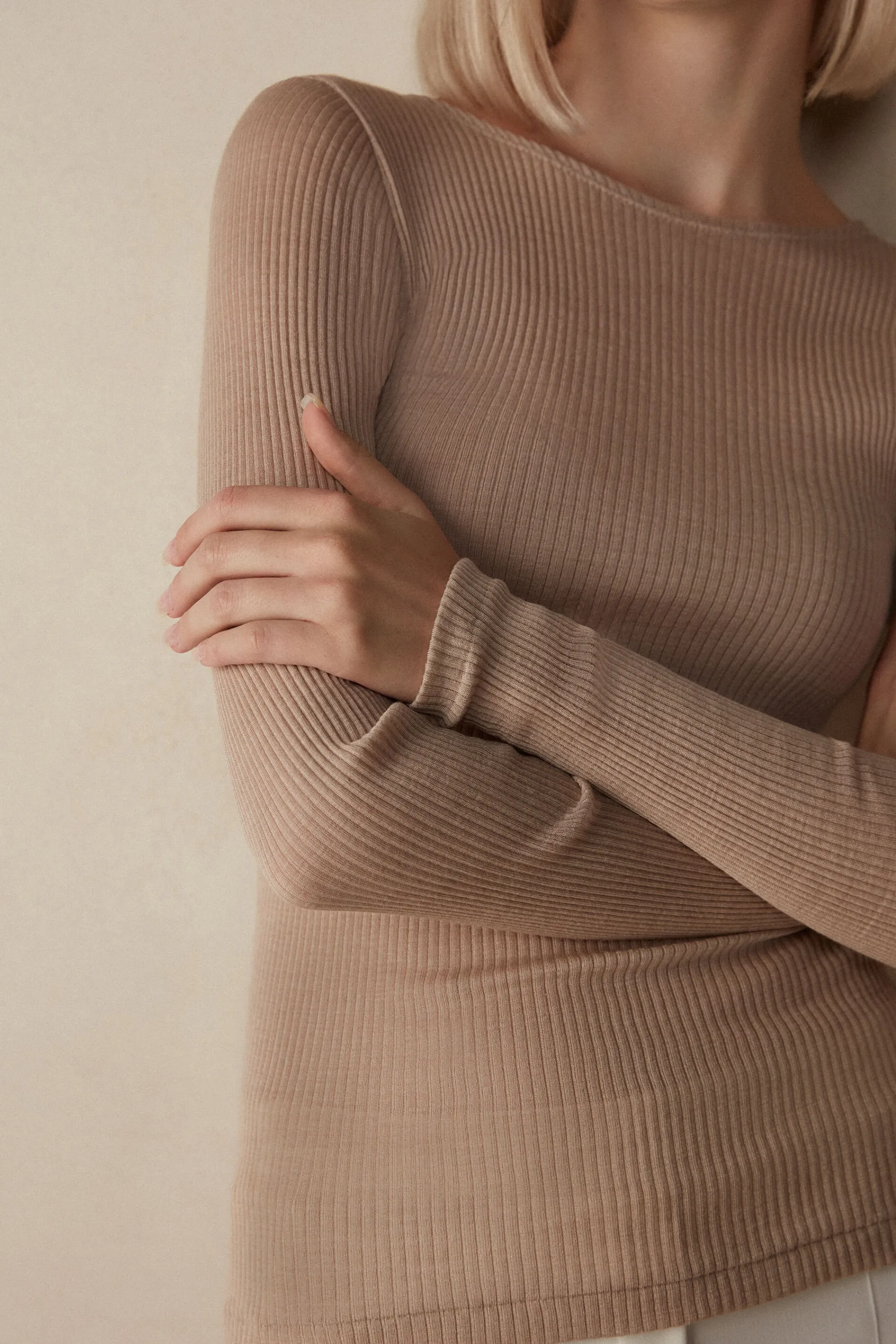 Intimissimi Maglia Manica Lunga a Girocollo Ampio in Lana e Seta