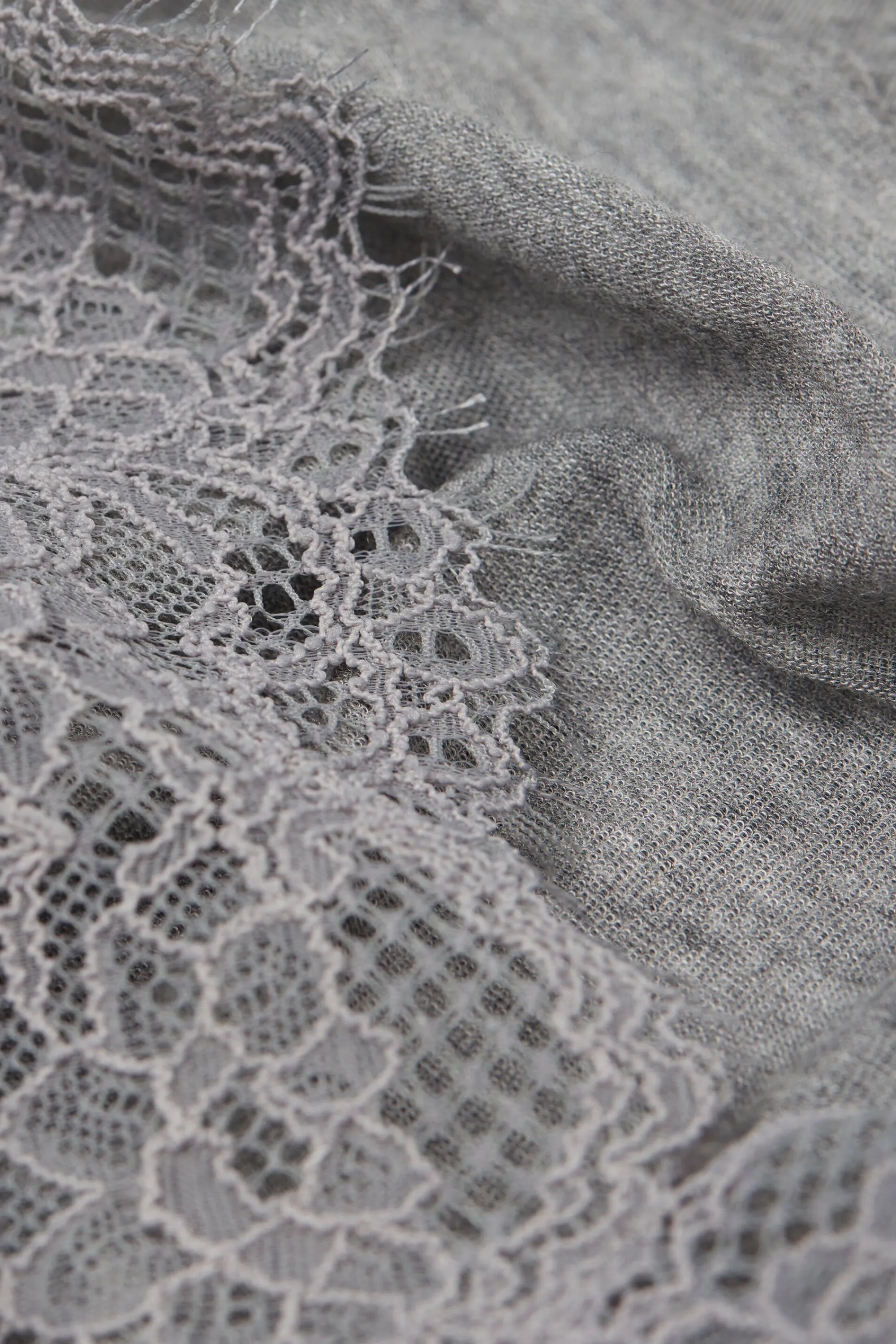 Intimissimi Maglia scollo a V in Modal Cashmere Ultralight e Pizzo