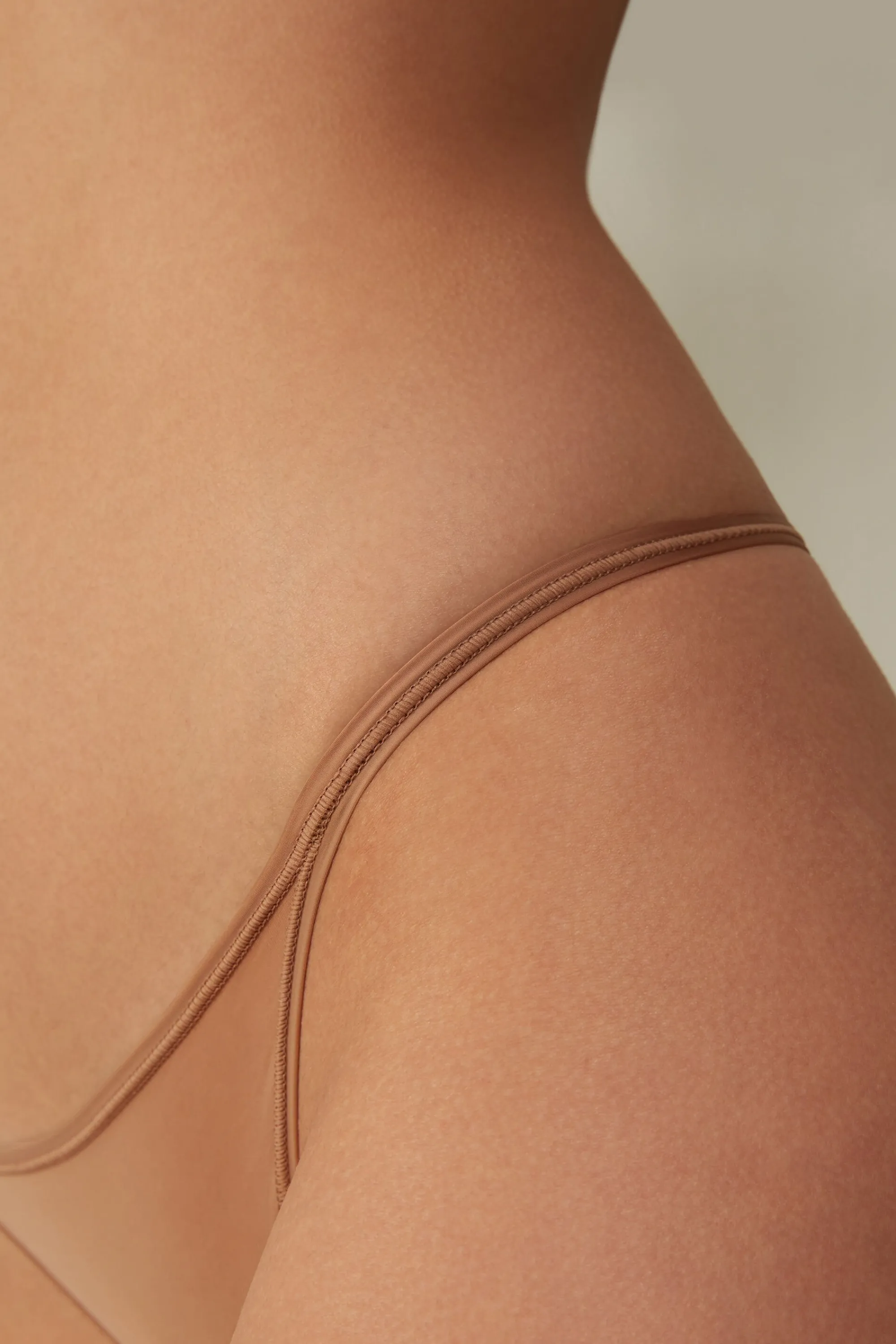 Intimissimi Perizoma con Fianchetto in Microfibra Ultralight